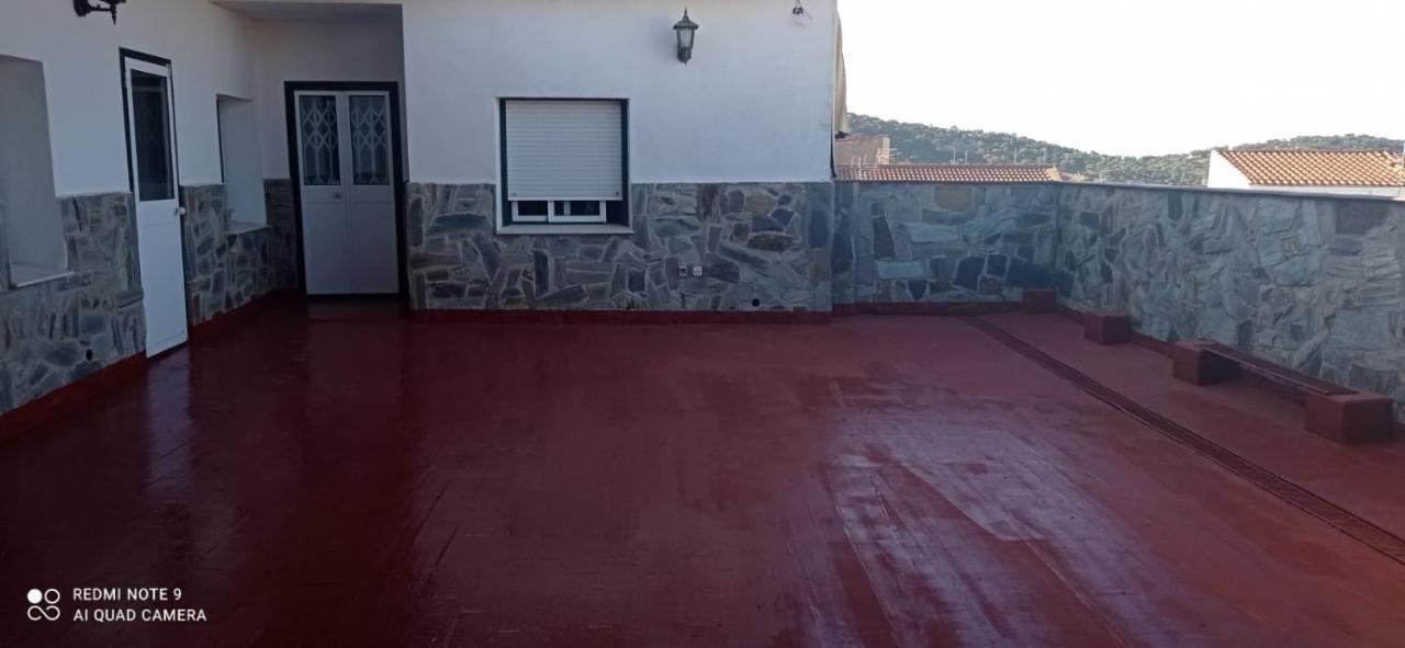 Hostal 2 Estrellas -Restaurante Las Tres Encinas En El Centro Del Pueblo Cabeza la Vaca Luaran gambar